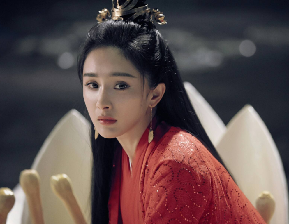 中国电视金鹰奖|第30届金鹰奖来袭，赵丽颖入围两部，杨幂入围一部，杨紫却让人心疼