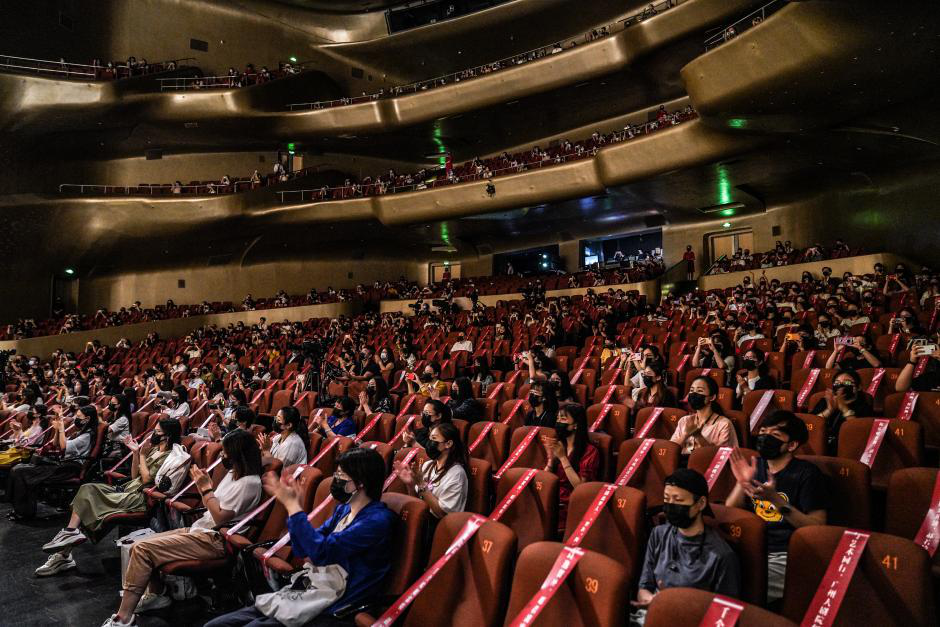 艺术节|半年了，我终于可以看演出，也等到了一起的那个人