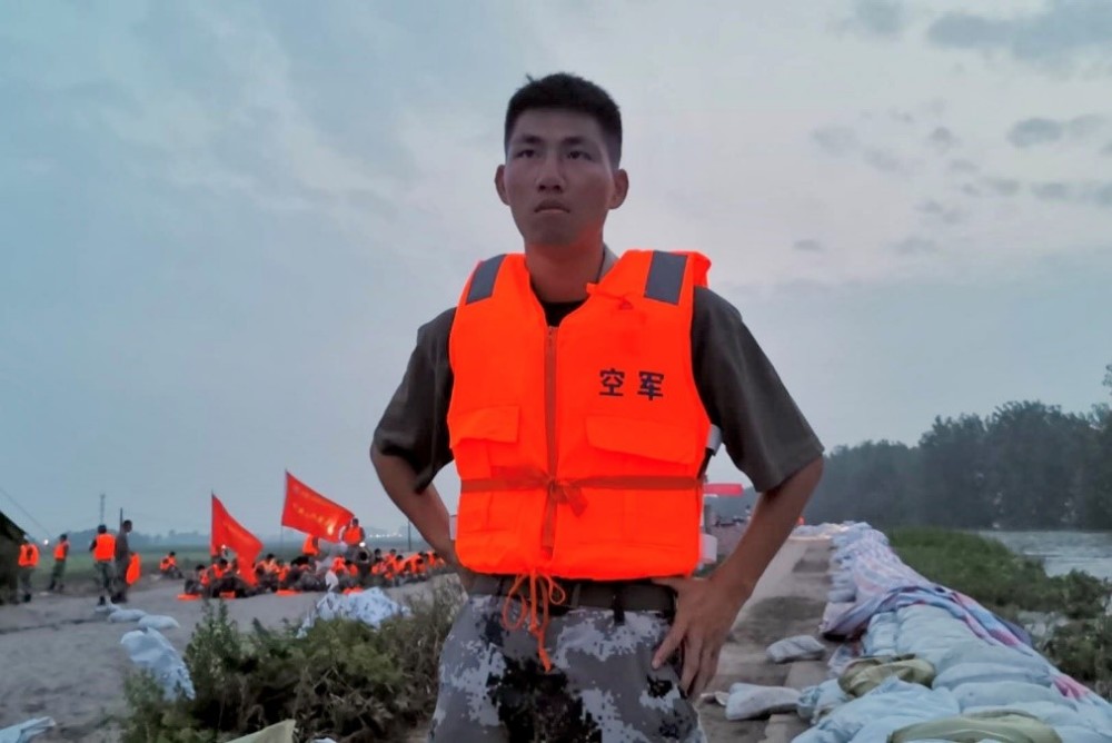 抗洪戰士劉景泰_抗洪戰士下落不明_抗洪戰士最美睡姿