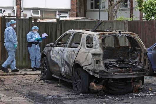 英国_社会|英国男子在葬礼守灵场外被戴口罩的黑帮成员疯狂射击，当场死亡