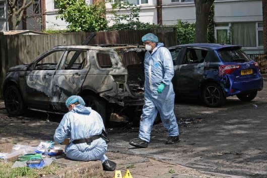 英国_社会|英国男子在葬礼守灵场外被戴口罩的黑帮成员疯狂射击，当场死亡