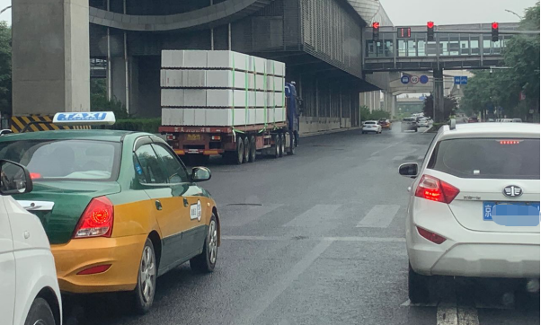 |热心网友“火眼金睛”举报交通违法，警方：都处理了