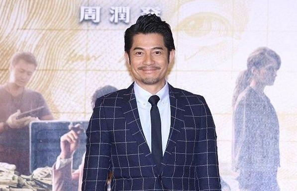 方媛|方媛晒美照引邱淑贞女儿围观，对方发文赞她好美，方媛回应很大气