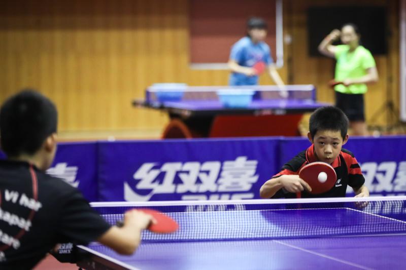 机器人教练亮相上海体育学院,乒乓球训练