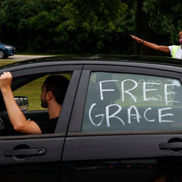 格蕾丝|美国15岁少女因没做功课被拘留2月，抗议者说若她是白人就不会这样