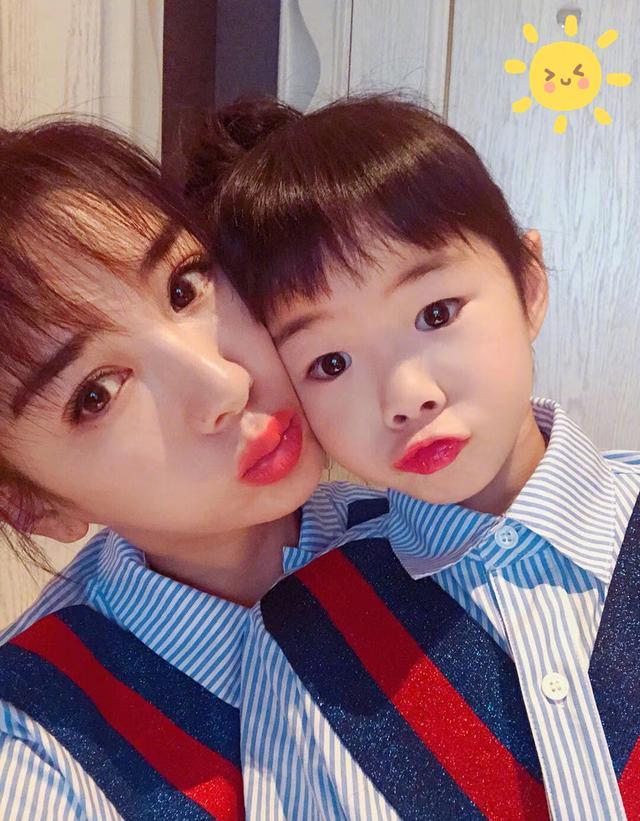 黄奕|黄奕女儿7岁化浓妆？曾被指黑皮、眼睛像黄毅清，妆后颜值大变样