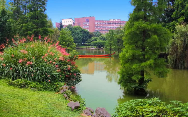 985大学|我国“最争气”的985大学，曾被三省拒绝接纳，如今挑战清华地位