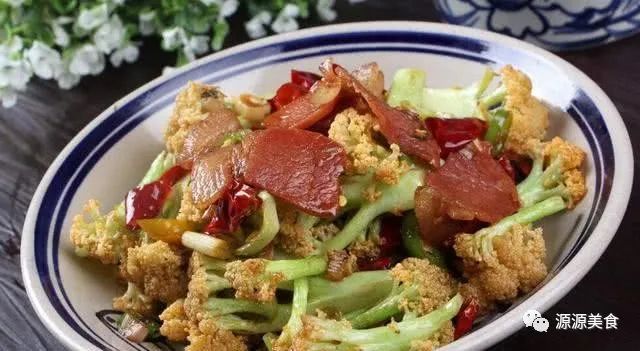 美食精选咖喱牛腩盖浇饭翠竹报春腊肉炒花菜黄花菜蒸鸡的做法