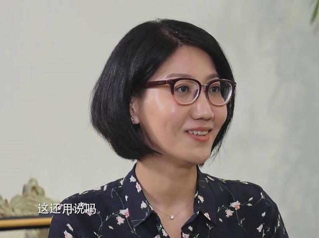 郭敬明|她让乘风破浪的万茜招架不住，郭敬明也喊停，堪称主持界的泥石流