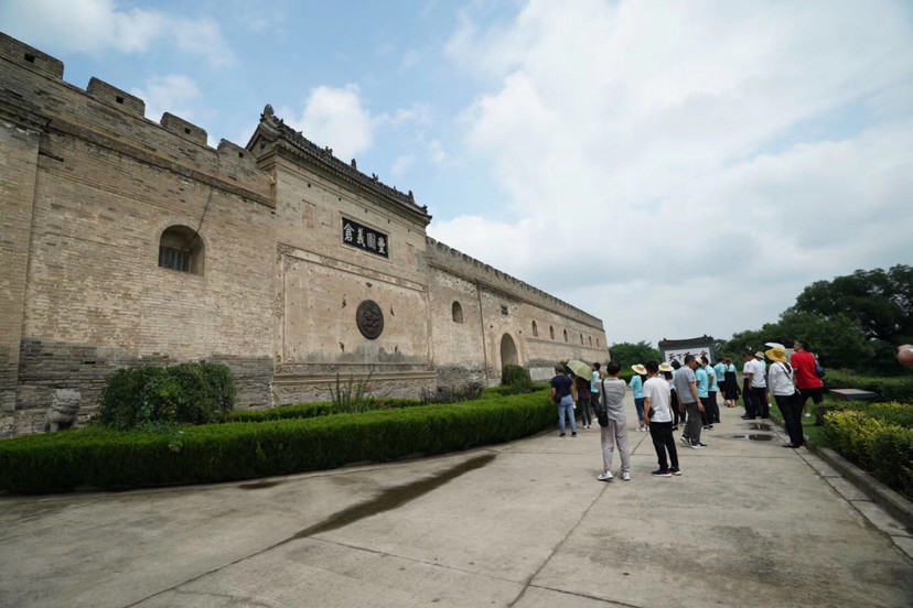 豐圖義倉自1885年竣工歷經一百多年風風雨雨仍然保存完好