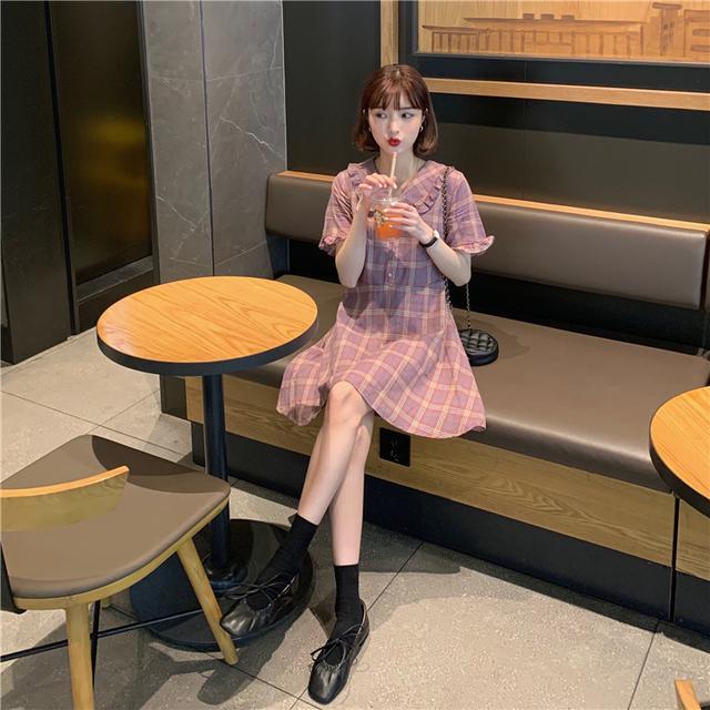 夏日乖乖女系穿搭,这应该是男生都会回头看的类型吧_腾讯新闻