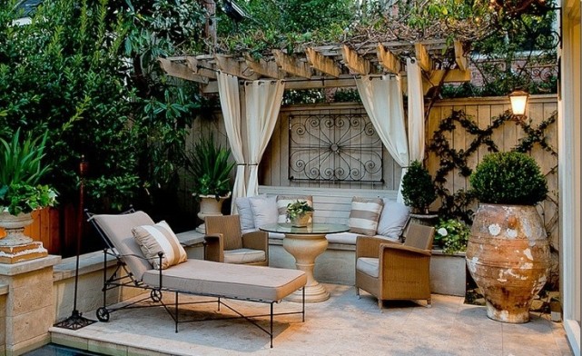 因此,它应该在构建时基于功能,功能的划分与小院子