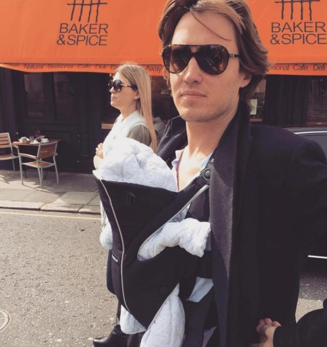 婚礼|无惧疫情和老爸丑闻，英国公主举行最低调皇室婚礼成2岁娃继母