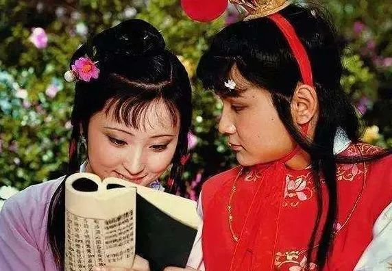 贾宝玉|知道袭人与宝玉初试，心气高的碧痕是怎么“上位”的？