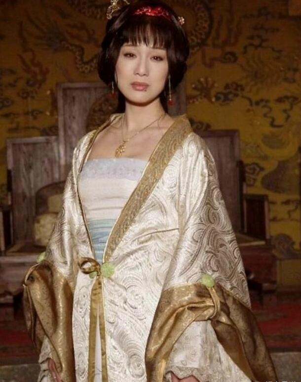李建群|“古典第一美人”李建群，古装造型惊艳四方，刘晓庆林芳兵难超越