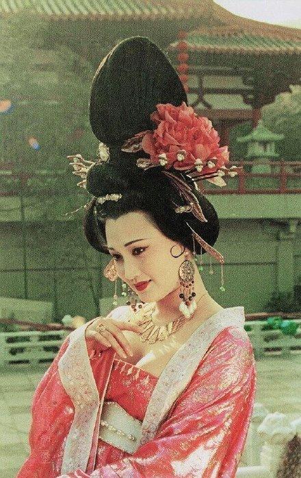 李建群|“古典第一美人”李建群，古装造型惊艳四方，刘晓庆林芳兵难超越