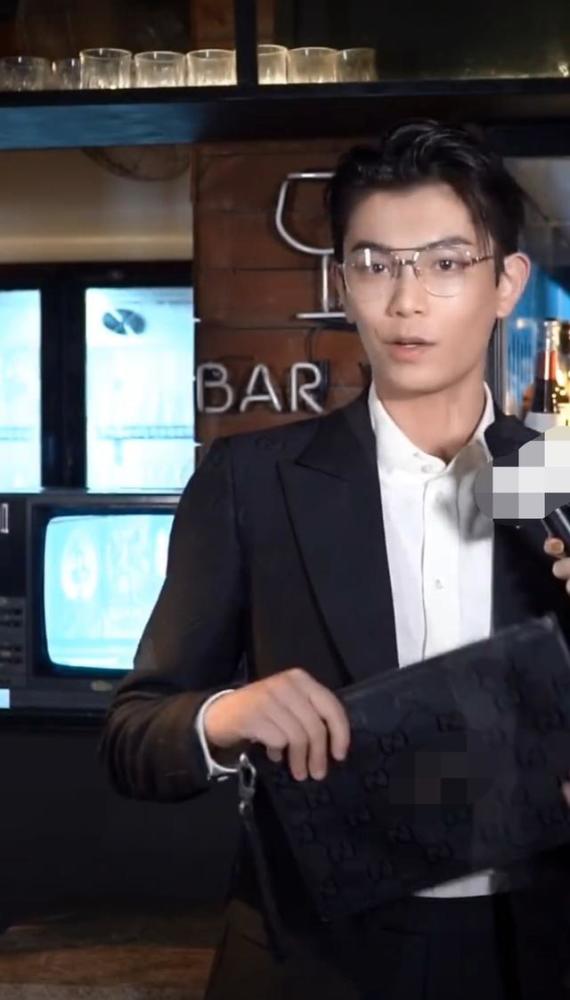 丁禹兮|时尚晚宴变乡村风？赵露思造型不佳被艳压，丁禹兮生图精修差别大