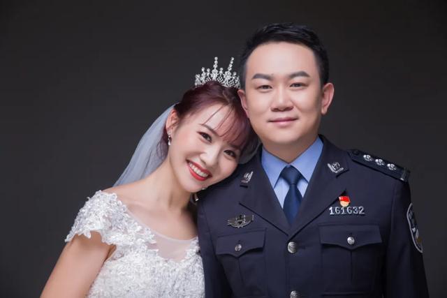 疫情当前警察不退战疫喀什公安这八对夫妻再次改了婚期