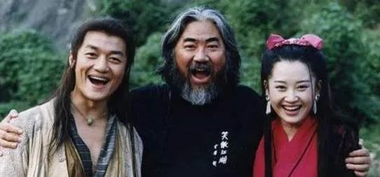 张纪中|张纪中灿烂情史：20岁结婚，44岁再婚小15岁娇妻，56岁花3亿离婚