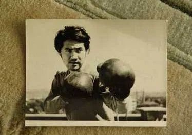 张纪中|张纪中灿烂情史：20岁结婚，44岁再婚小15岁娇妻，56岁花3亿离婚