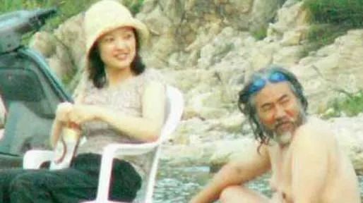 张纪中|张纪中灿烂情史：20岁结婚，44岁再婚小15岁娇妻，56岁花3亿离婚