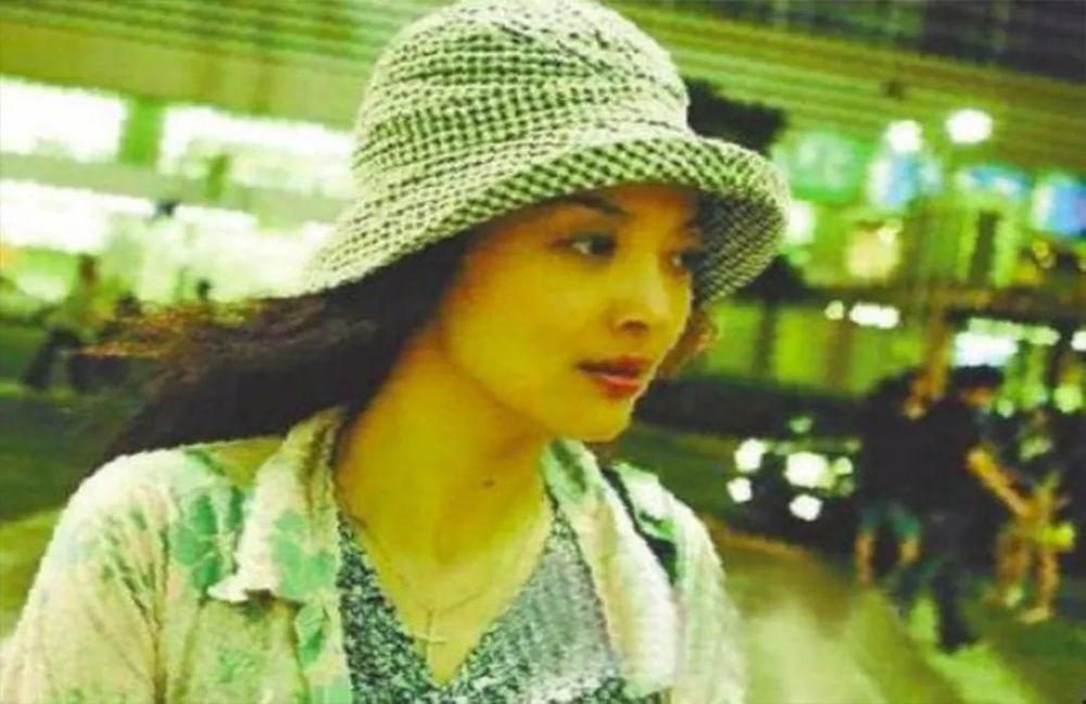 张纪中|张纪中灿烂情史：20岁结婚，44岁再婚小15岁娇妻，56岁花3亿离婚