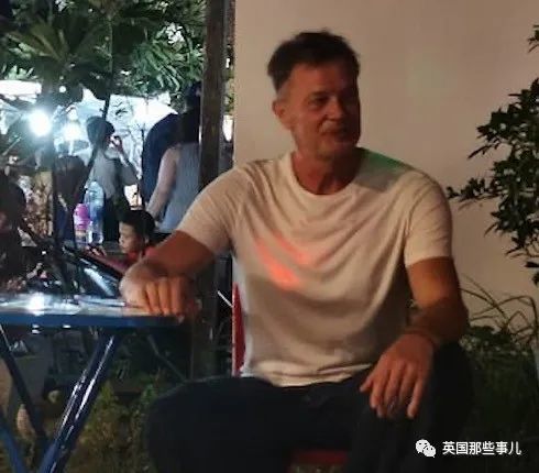 疫苗|“反疫苗”教主又作妖：称新冠就是阴谋 英美居然这么多人信了？