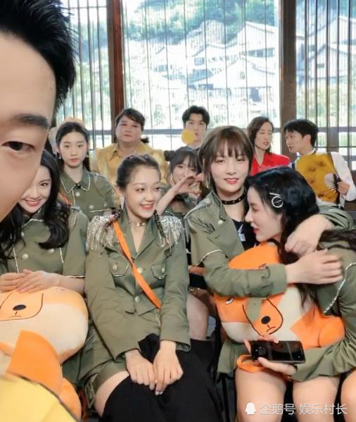 陈卓璇|硬糖少女《春游》直播，希林前排赵粤被骂，张艺凡吃醋陈卓璇郑乃馨CP