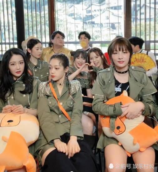 陈卓璇|硬糖少女《春游》直播，希林前排赵粤被骂，张艺凡吃醋陈卓璇郑乃馨CP