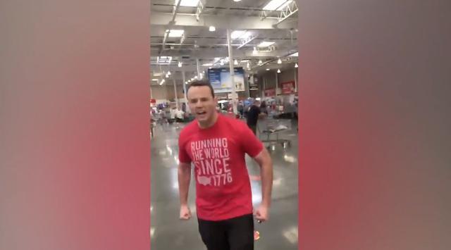 佛罗里达|口罩能带来幽闭恐惧症？美国佛罗里达男子冲着老太太咆哮，其结果让他很后悔