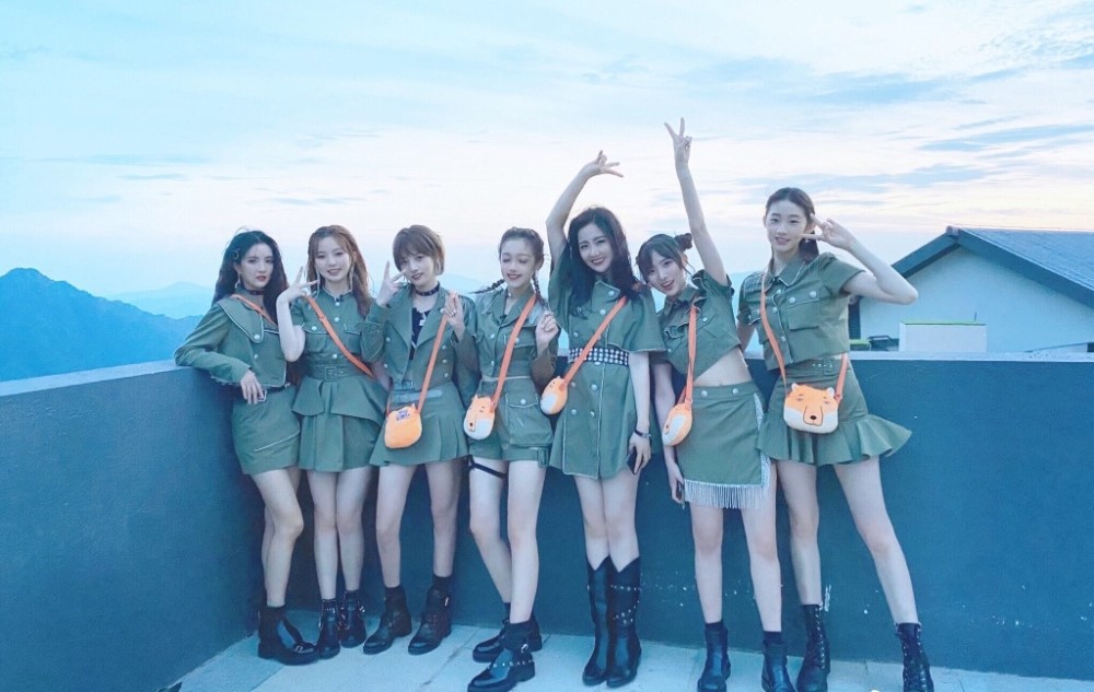 硬糖少女303|硬糖少女303首档上星综艺路透照曝光，造型公开，跟THE9风格撞衫