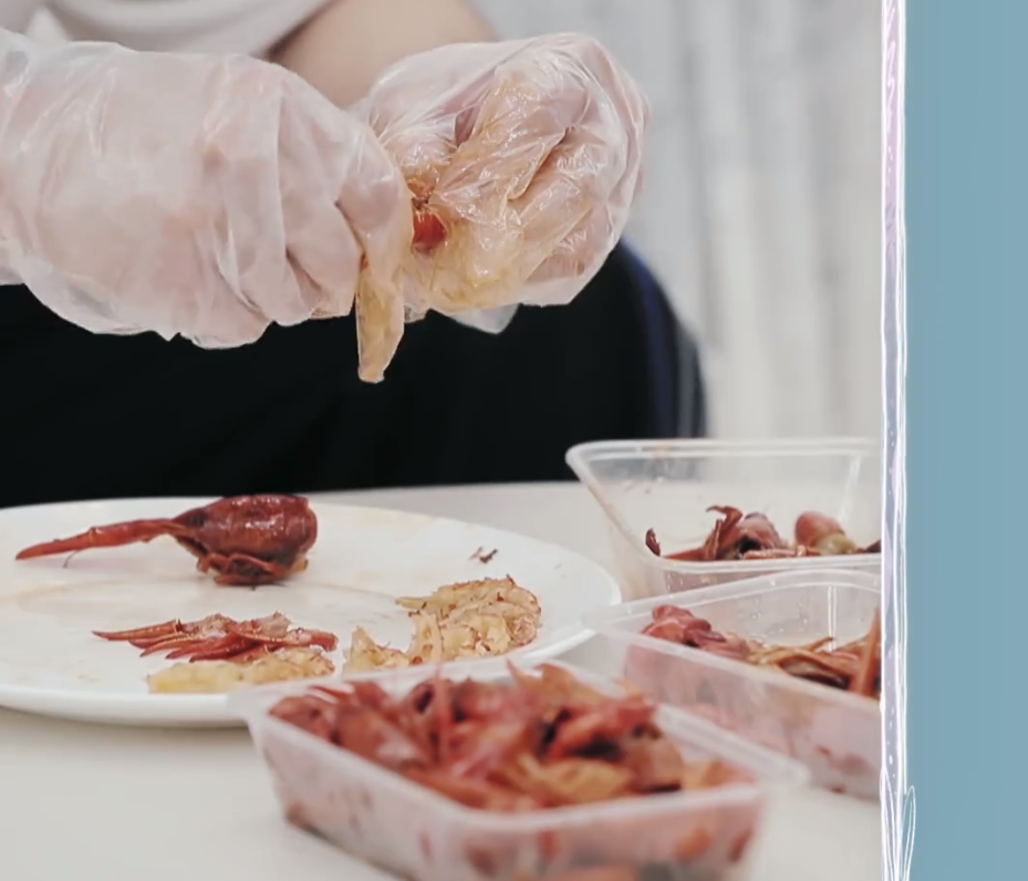 小龙虾|姜潮给婆媳俩剥小龙虾，六盒才剥出一小把，秦昊：败家孩子！