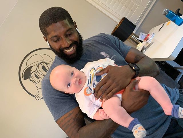 乐坛|说唱歌手Logic宣布退出乐坛，在家安心做爸爸，狂晒儿子萌照