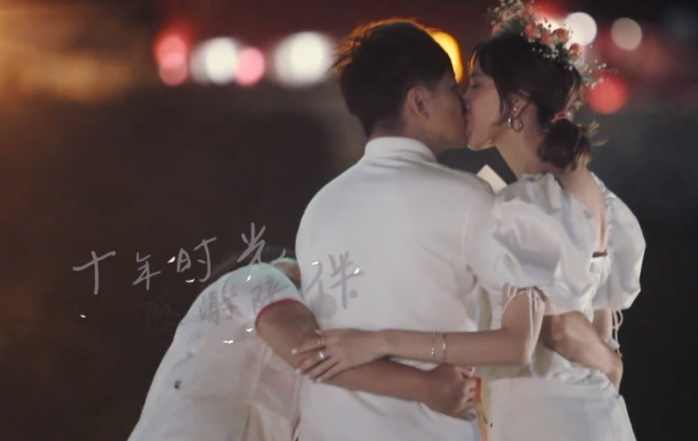 陈若仪|陈若仪和林志颖终于接吻，看到她的手摆放位置，网友直呼好暖