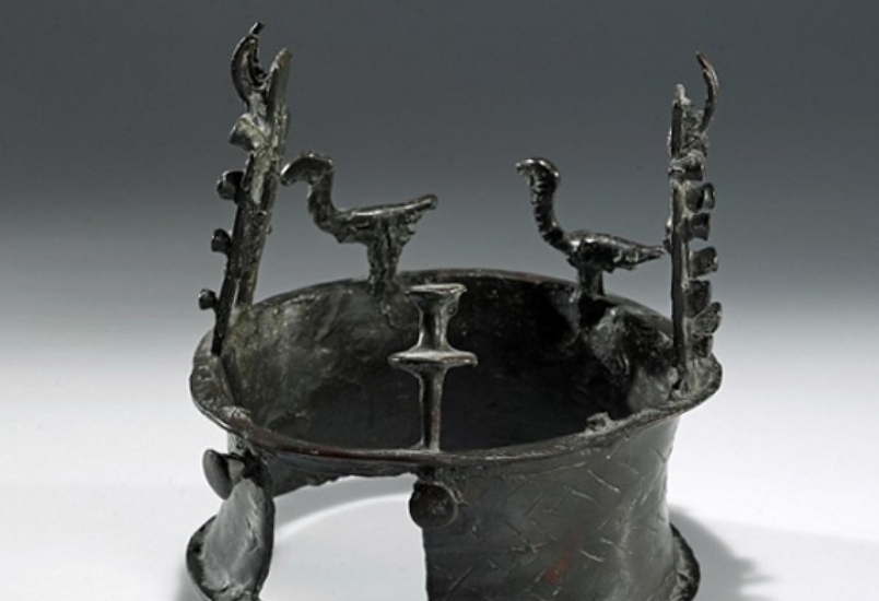 巴比伦|巴比伦有一座恩格神殿，专家在遗址附近山洞里，找到“诡异”王冠