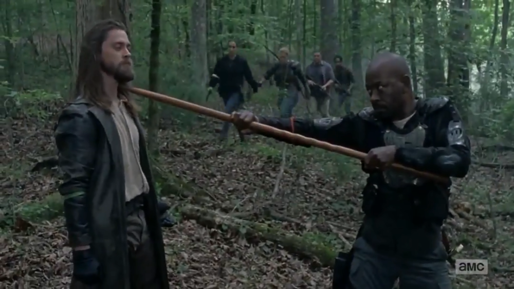 耶稣|《行尸走肉》战力逆天压制弩哥撂倒摩根的耶稣，一个被编剧玩死的顶级王者