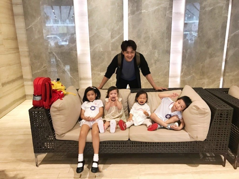 陈浩民|陈浩民养一家六口终于扛不住了？为省14万房租，搬到4500万豪宅中