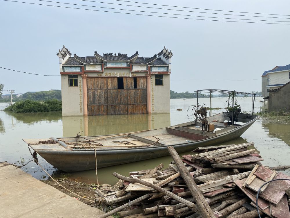 鄱阳湖洪灾中的“孤岛”：断水、断电、通讯无信号，一度与外界失联