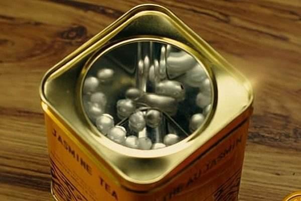 今天介绍一部科幻悬疑电影——《永无止境》,称为《嗑药的故事》