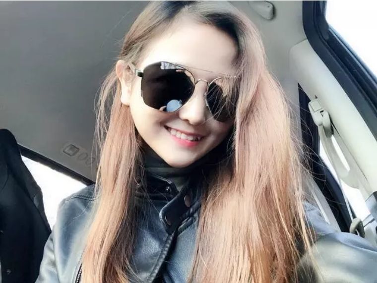 她是"最美袖珍女孩",身高只有1米35,却年赚百万,追求者众