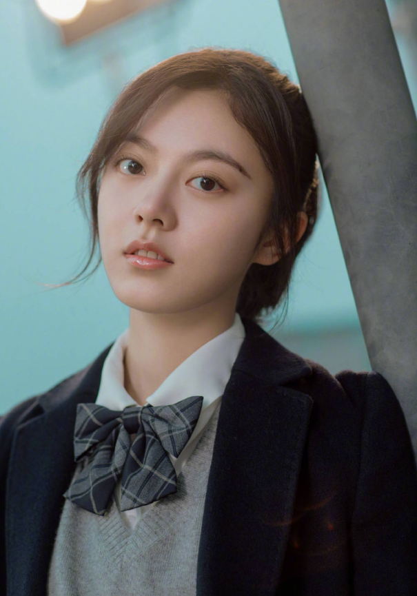 天不怕地不怕就怕赵今麦穿"校服",看到真人后:不愧是国民初恋