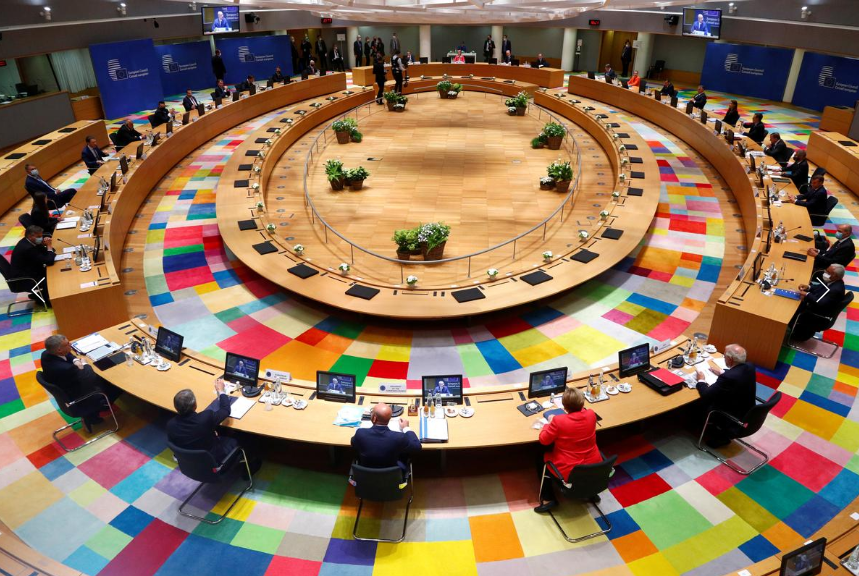 欧盟_时政|欧盟举行疫情以来首次线下峰会 领导人戴着口罩撞肘问候