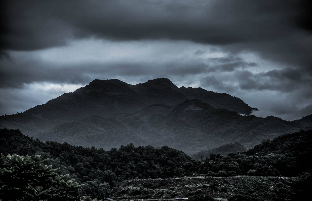 苏轼|登山时遇上大暴雨，苏轼挥笔写下了首妙诗，一开篇就是千古名句