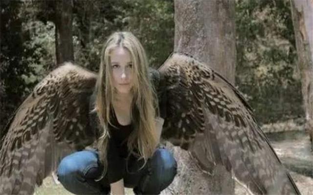 阿西尔|美国姑娘为实现“飞天梦”，花100万在背部植入翅膀，后来怎么样？