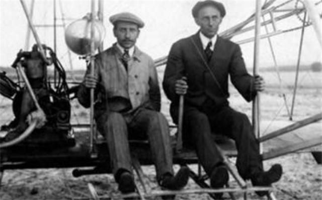 阿西尔|美国姑娘为实现“飞天梦”，花100万在背部植入翅膀，后来怎么样？