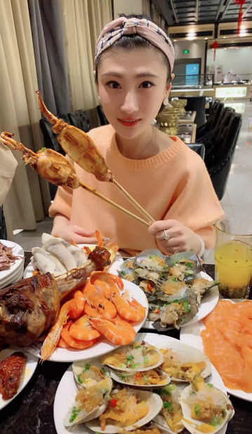 死在直播中的网红大胃王_腾讯新闻