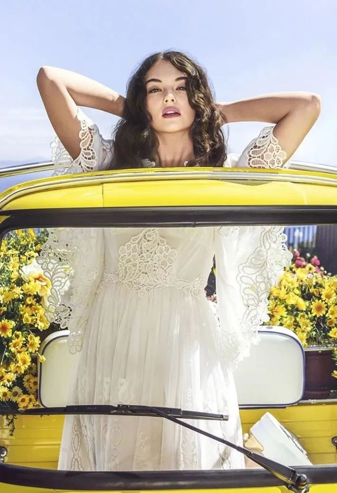 莫妮卡·贝鲁奇|世界最美星二代出道！16岁身高180、颜值逆天，网友：想娶！