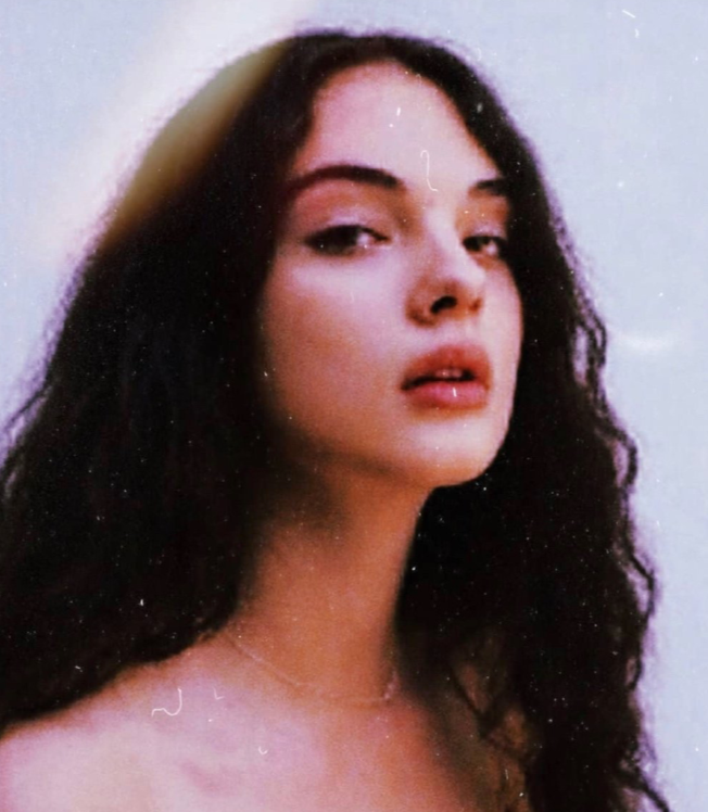 莫妮卡·贝鲁奇|世界最美星二代出道！16岁身高180、颜值逆天，网友：想娶！