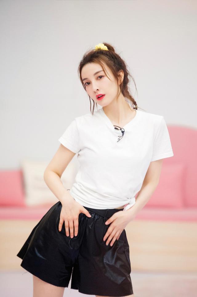 沈梦辰|《浪姐》两次公演人气对比：宁静太稳，吴昕升13名，沈梦辰降12名