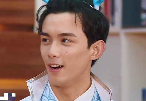 吴磊在跑男宣传穿越火线只有一人cue鹿晗感情可见一斑